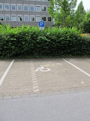 Behindertenparkplatz Behindertenparkplatz